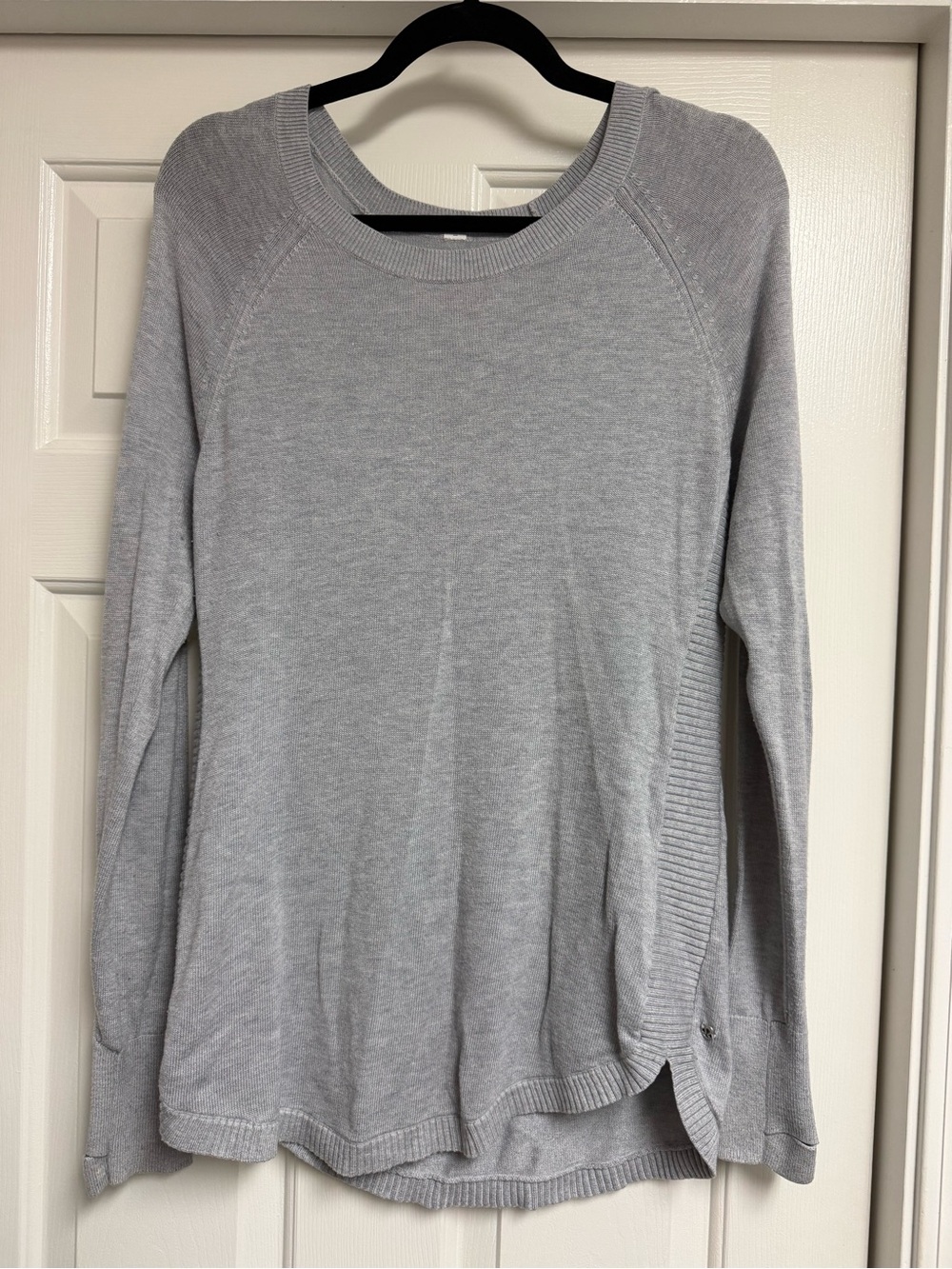 EUC (No Tag) Women’s Lululemon Hello Aloe Pullover, Scoop Neck, Size 8, Light Gr
